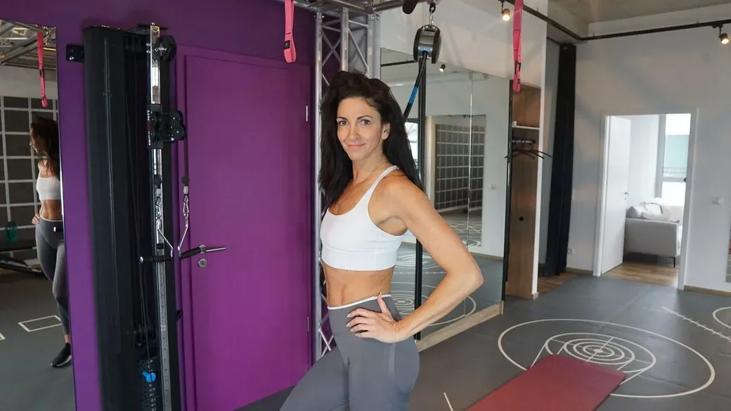 Ella im Trainingsstudio in München